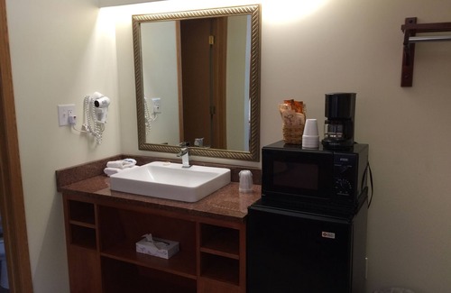 Ironton Hotel | Shepherd Mountain Inn