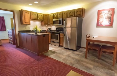 Ironton Hotel | Shepherd Mountain Inn