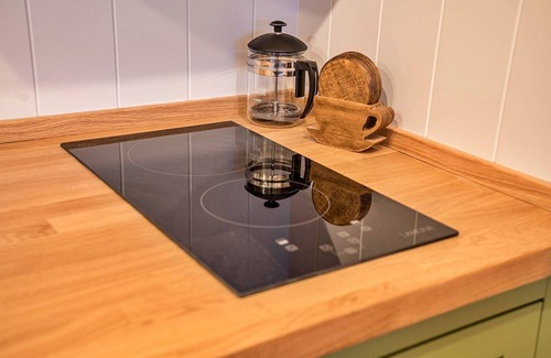 Beaworthy Other | Shepherd's Hut in Devon by Scenic Lake