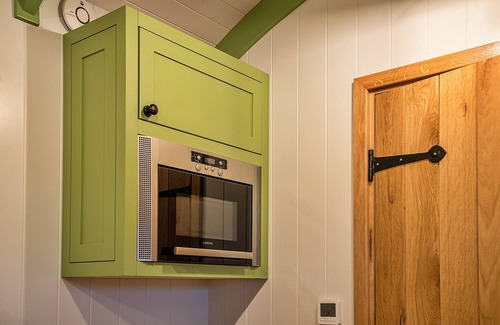 Beaworthy Other | Shepherd's Hut in Devon by Scenic Lake