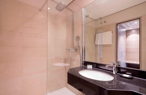 Dusseldorf-Lohausen Hotel | Sheraton Duesseldorf Airport Hotel