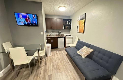 Dania Beach House | Sheridan Guesthouse