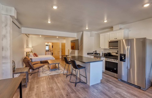 Sheridan Apartment | Sheridan Modern Select Studio Suites, Near Downtown!