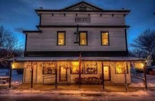 Sheridan Apartment | Sheridan Modern Select Studio Suites, Near Downtown!