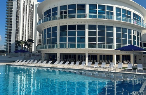 Mid Beach Apartment | Shine Suites Studio 1106