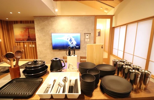 Higashishinsaibashi House | Shinsaibashi area*2-story building completely rented out*3 min. from Nagahoribashi station and 6 min. from Shinsaibashi station*Complete with Wi-Fi*Great for a tourist base*.