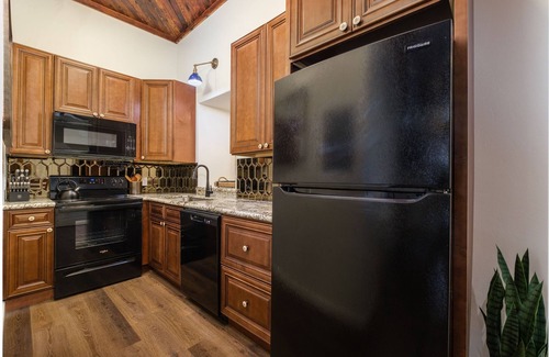 Cedar Key Apartment | Ship Style Luxury Downtown, Boat Trailer Parking!