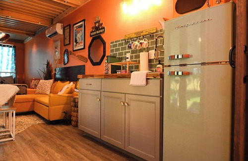 Arab Cabin | Shipping Container-6 Min to the Lake-Angler & Stargazer Getaway + Boat Parking