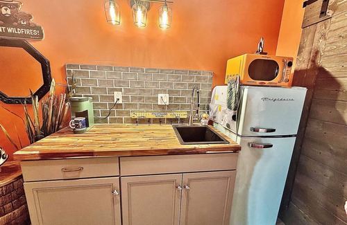 Arab Cabin | Shipping Container-6 Min to the Lake-Angler & Stargazer Getaway + Boat Parking