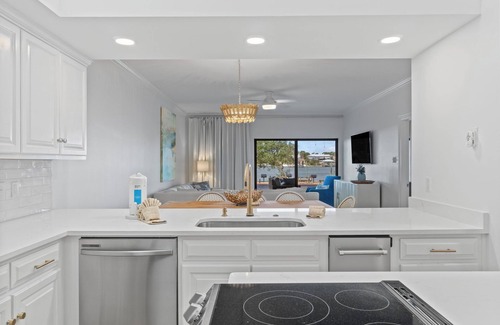 Ono Island Condo | Shipwatch Riverside E104: River Views, Boat Slips, Great Amenities