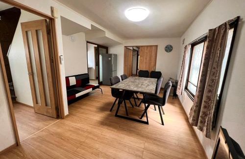 Nishi Apartment | Shiro一軒家