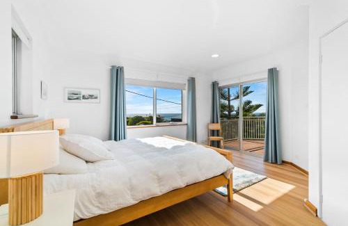 Gracetown House | Shorelands - Stylish Beach-side Haven, Steps from the Beach and Surf in Gracetown