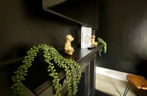 Italian Village House | Short North Convention King Bed Free Parking!