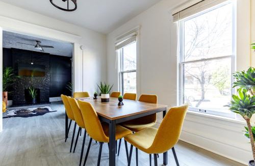 Victorian Village House | Short North Convention King Bed Free Parking!