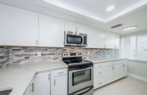 Port Richey Condo | Short term, long term rental welcome.90 day minimum stay on the Gulf.