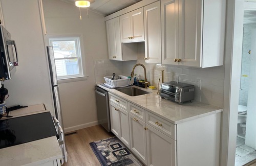 Narragansett Cottage | Short walk to Scarborough Beach - ONLY ONE SUMMER WEEK REMAINING
