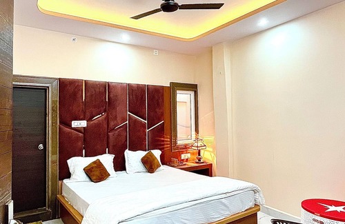 Orchha Hotel | shree laxmi palace