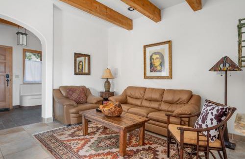 Arroyo Seco House | Side-by-side Adobes, 9 Mi To Taos Ski Valley