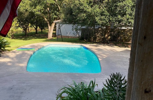 Breaux Bridge Apartment | Side House on the Bayou