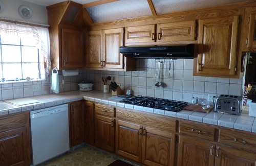 Oakhurst House | SIERRA ESCAPE! SPACIOUS COUNTRY HOUSE WITH POOL & SPA-20 MINUTES FROM YOSEMITE!