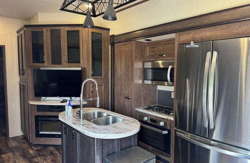 Moravia House | Sierra RV Inplace for rent