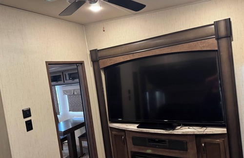 Moravia House | Sierra RV Inplace for rent