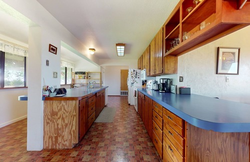 Yolo County House | Sierras-view home with pool, grill, wood-burning fireplace, and AC - dogs ok
