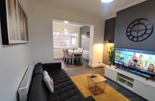 Blyth Apartment | Sigma Deluxe Home, Free Gaming