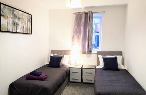 North Shields Apartment | Sigma Executive Flat 1 is 5 minutes away from the famed Fish Quay, near NS Town.