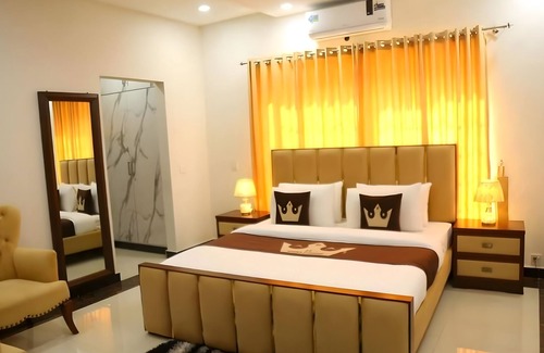 F-8 Sector House | Sigma Lounge