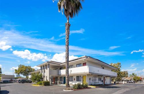 San Jose Hotel | Signature Inn San Jose