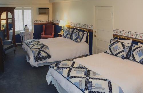 Bridgeport Hotel | Silver Maple Inn