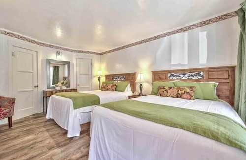 Bridgeport Hotel | Silver Maple Inn