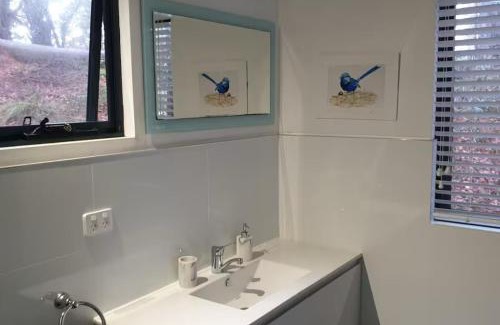 Metricup Cabin | SilverSprings Spa Retreat Pet Friendly Cottages and Glampings