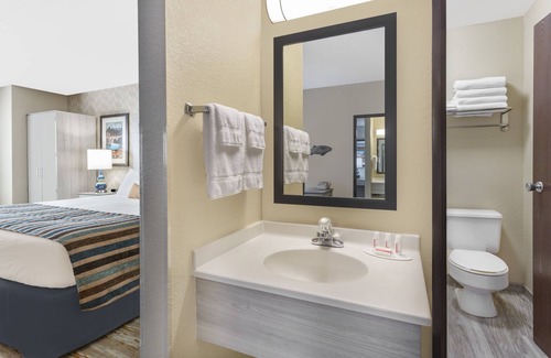 Spokane Valley Hotel | SilverStone Inn & Suites Spokane Valley