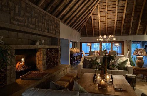 Thorny Bush Game Reserve Cabin | Simbavati River Sands