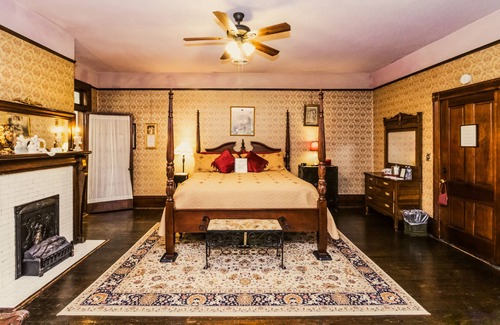 Toccoa Bed & Breakfast | Simmons-Bond Inn Bed & Breakfast