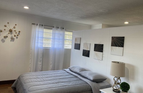 Albany Apartment | Simple Urban Studio