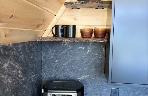 Ellijay Cabin | Simplicity has "A" style of its own! Brand new mountain retreat in East Ellijay