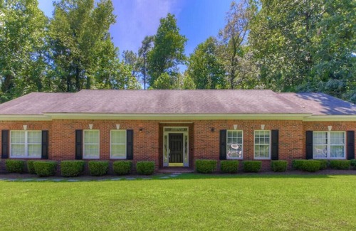 Orangeburg House | Simplicity on Sylvan