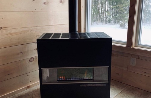Paradise House | Simply Superior/Lakefront Cabin on Lake Superior Pets Considered 🐾