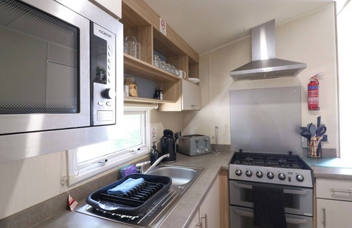 Clacton-on-Sea Cottage | SINGH AND LEITE FAMILY CARAVAN, family friendly in St. Osyth