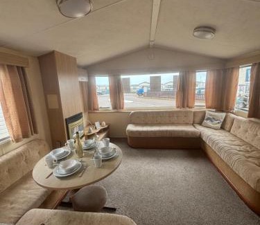 Clacton-on-Sea House | Singh&Leite Family caravan for 6 people