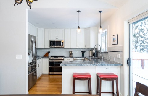 Ridgewood House | Single level home perfect for families and very dog friendly, near State Park/National Forest