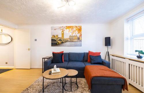 Peterborough House | SionStays - Honeysuckle Court - Close to City Centre!