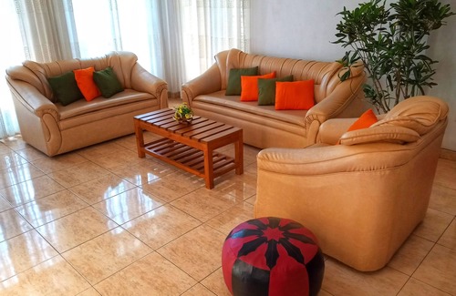 Dadalla West House | Siroy Lily is a Villa.