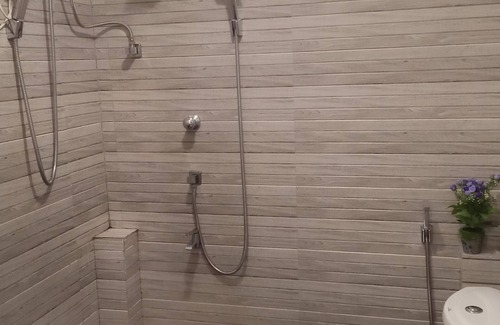 Dadalla West House | Siroy Lily is a Villa.