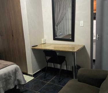 KwaMhlanga House | Sisonke Guest House