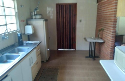 Vale dos Orixas House | Site in Juquitiba, table games, pool, party room, soccer field.