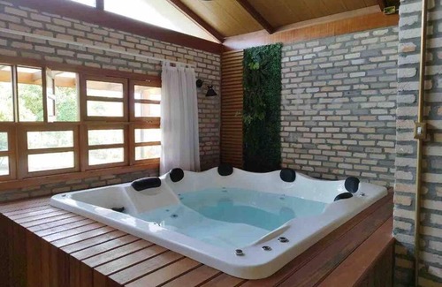 Vitoria da Conquista House | Sitio com jaccuzi, fogão a lenha